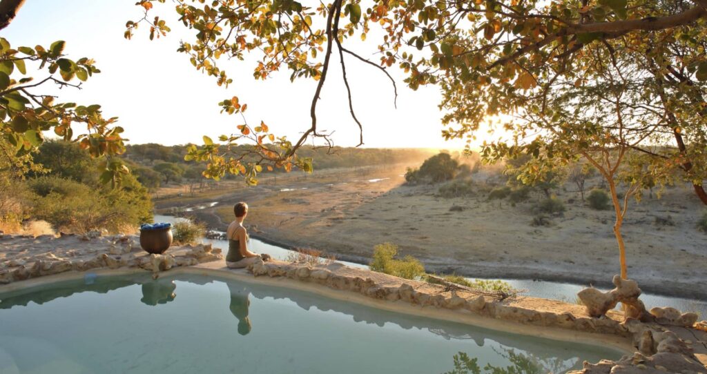 A view from above from the pool side at Meno a Kwena