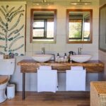 The spacious bathrooms at leroo la tau