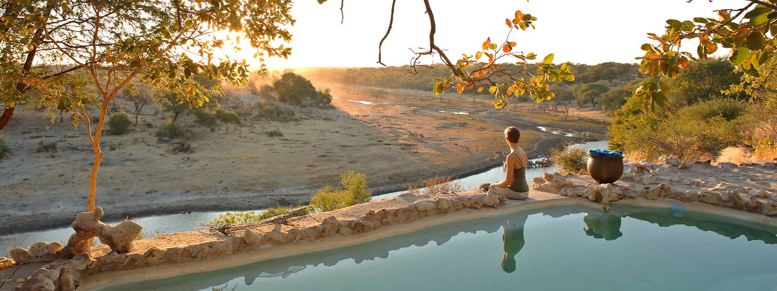 A view from above from the pool side at Meno a Kwena