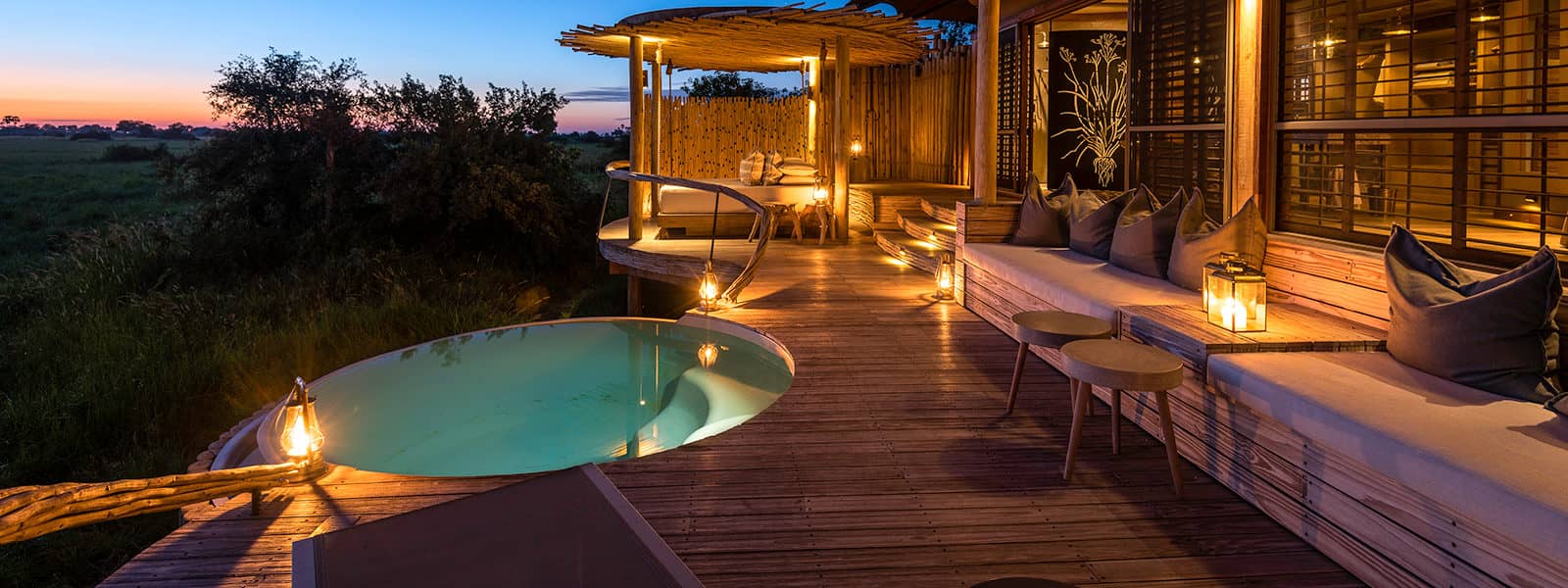 Swimming pool by night at Little Mombo