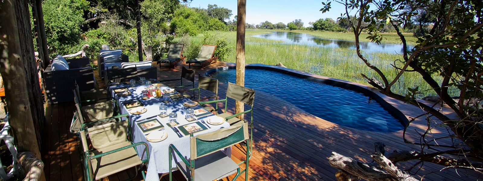 Kujwana Camp lunch is enjoyed right next to the swimming pool