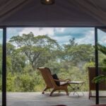 Each guest tent features a private tent onto the bushveld