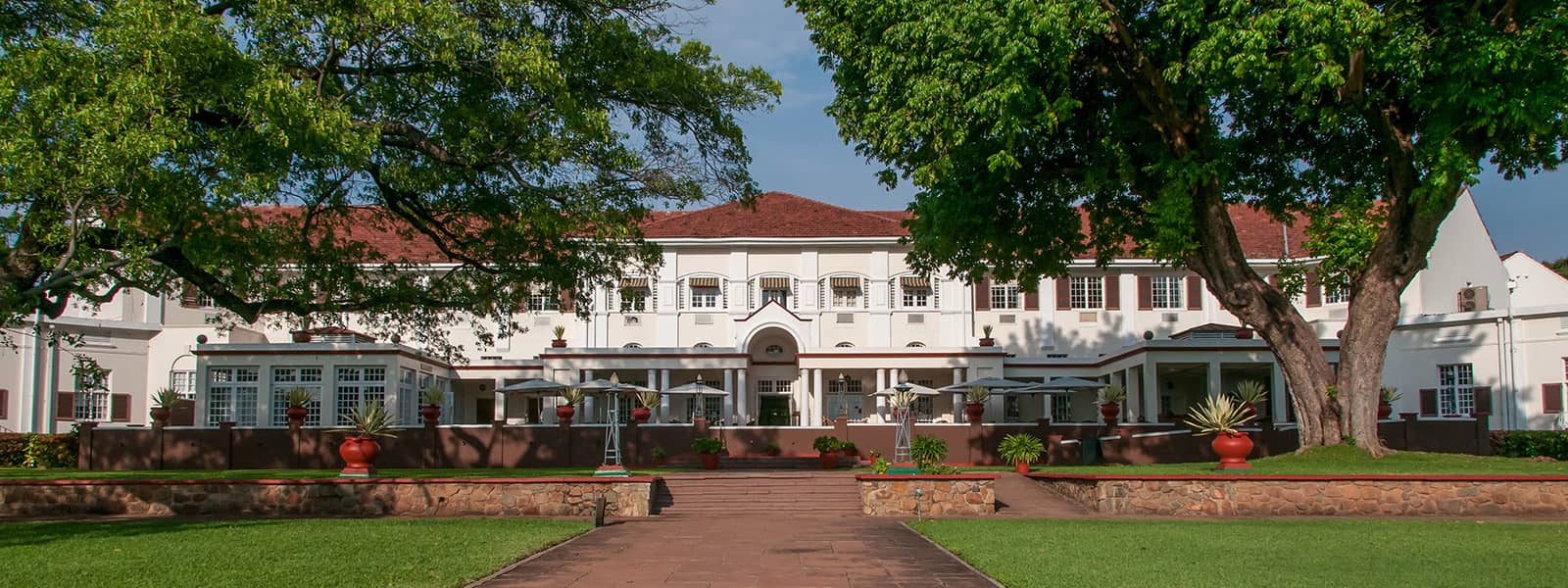 The grand entrance into the Victoria Falls Hotel