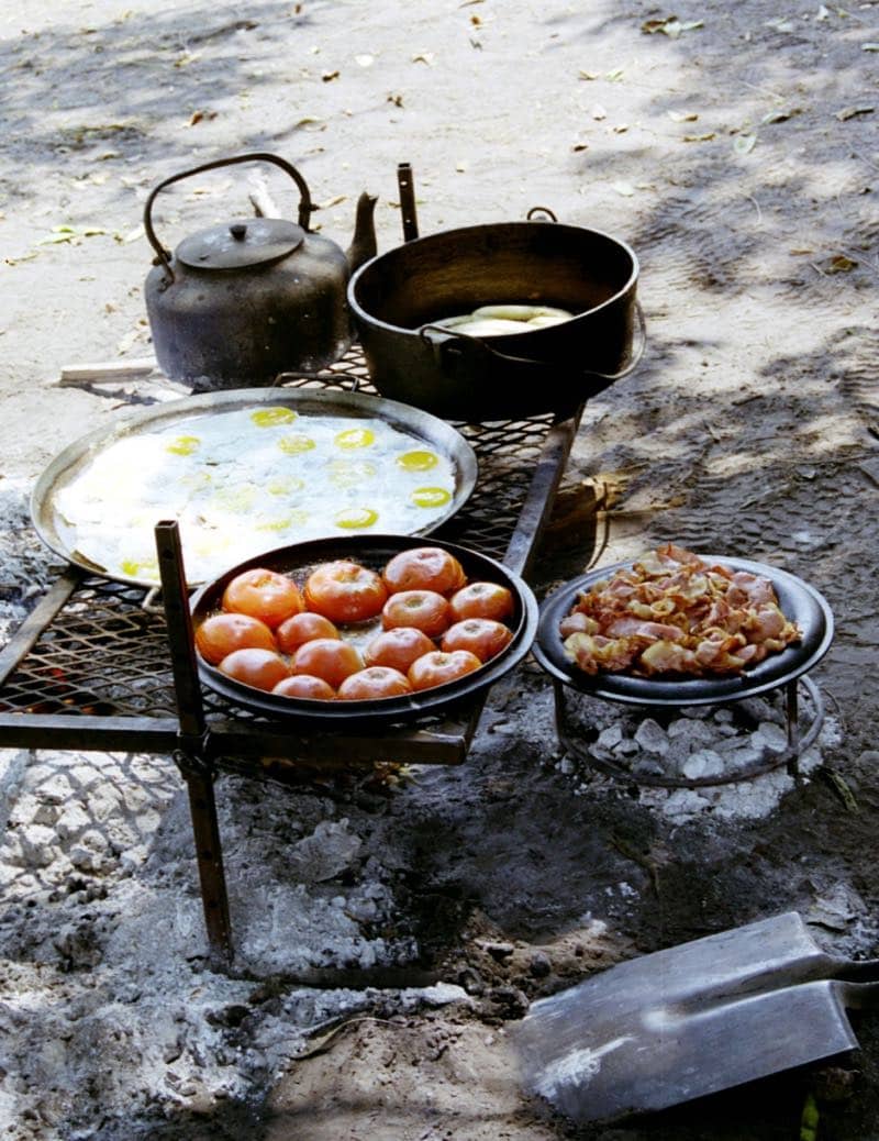 Breakfast preparations at Bushways Safaris campsite