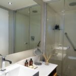 Zambezi Queen ensuite bathroom