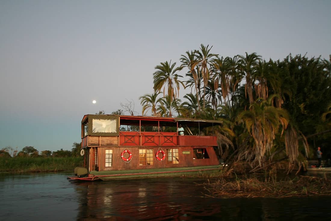 The Kubu Queen as the moon rises