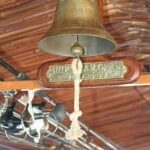 Kubu Houseboat decor