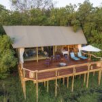 Shinde Enclave features an exclusive use dining and lounge area